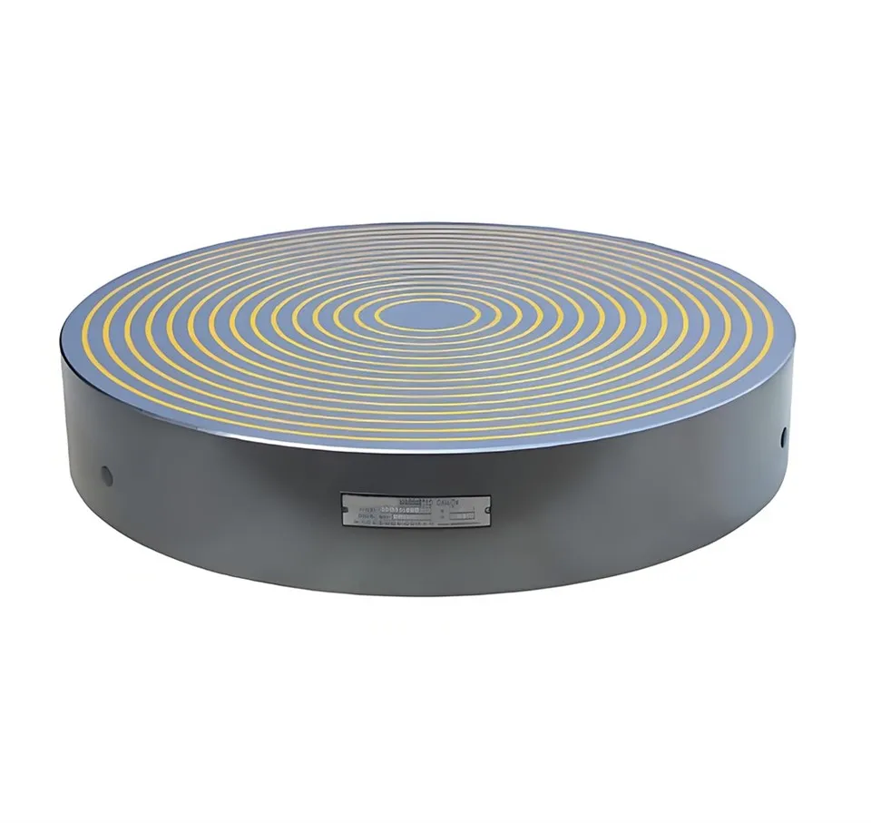 Kerek elektromágneses tokmány koncentrikus pólusokkal